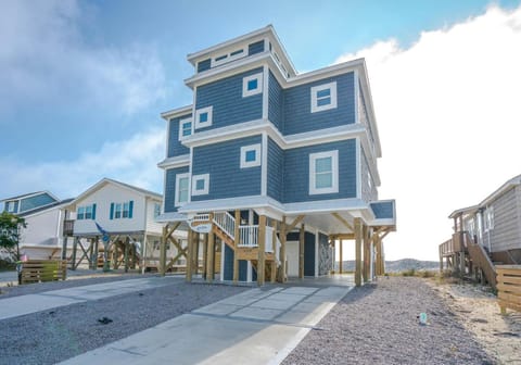 Whale of a Time Haus in Oak Island