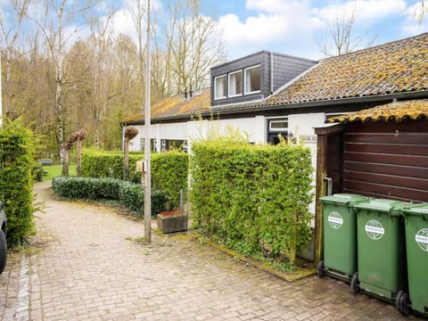 Serene Holiday Home in Ulestraten with Terrace House in Limburg (province)