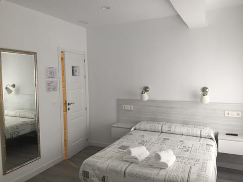 Hostal Lar Bed and breakfast in Burgos