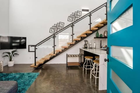Quantum Tiny Loft at East End Revitalized House in Houston
