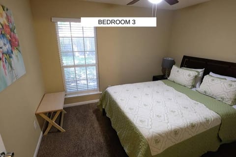 Rodeo Big Home, 5 Queen Beds Houston Area 4 BDR - Chaseview Haus in Missouri City