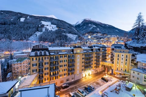 Property building, Off site, Night, Bird's eye view, Winter, Skiing, Seasons