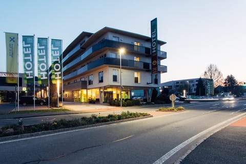 Facade/entrance, Bird's eye view, Sunrise