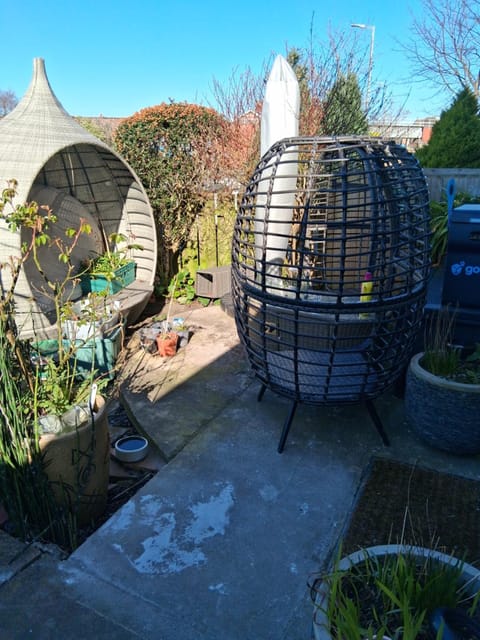 Patio, Day, Garden, Seating area, Garden view, pet friendly