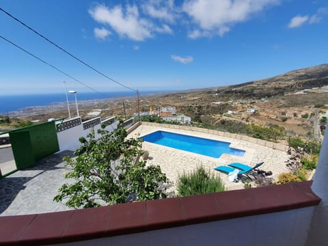 Balcony/Terrace, Pool view, Sea view