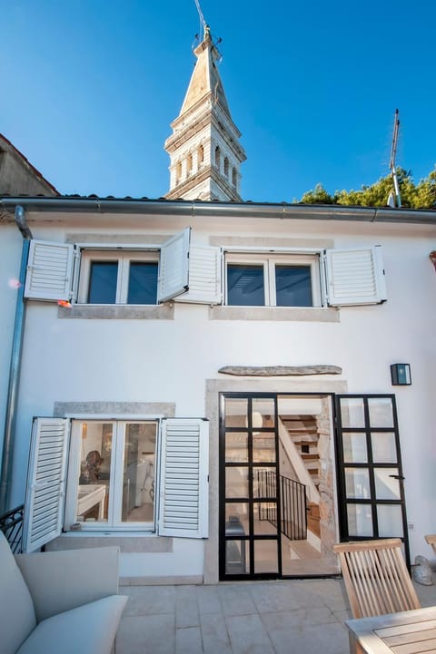 Property building, Balcony/Terrace