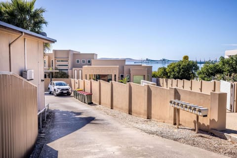 Sea Breeze with city ease Apartment in Port Lincoln