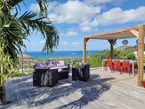 Villa SEA VIEW, 5 min from the beach, overlooking the caribbean sea, private pool Villa in Saint Martin