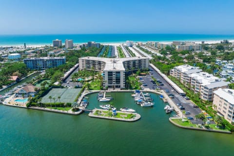 Harbor Towers Pool View 2 Bedrooms House in Siesta Beach