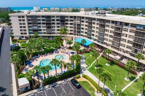 Harbor Towers Pool View 2 Bedrooms House in Siesta Beach