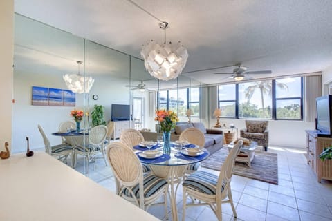 Harbor Towers 1 Bedroom Pool View House in Siesta Beach