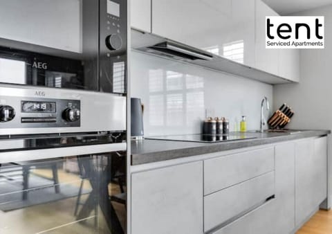 Stunning City Centre Two Bedroom Apartment With Free Parking at Tent Serviced Apartments Staines Condominio in Staines-upon-Thames