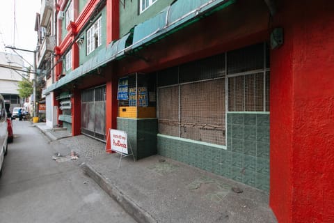 Property building, Neighbourhood, Street view, Parking