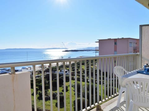 Appartement 3P avec vue mer, accès direct plage, 6 couchages, parking, Le Lavandou - FR-1-251-374 Apartment in Le Lavandou