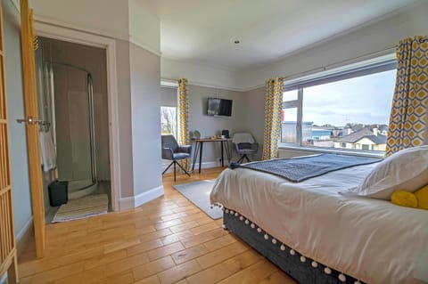 Bathroom, Photo of the whole room