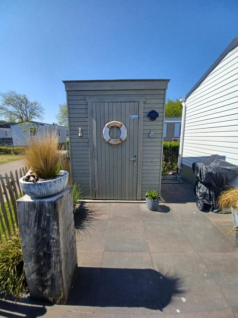 Chalet Zeewind Chalet in Oostkapelle