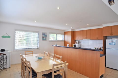 Bliss Close to Town Inverloch House in Inverloch