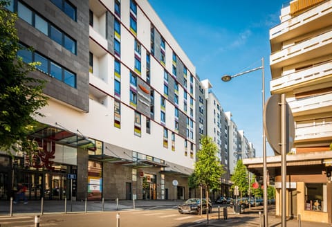 Property building, Neighbourhood, City view, Street view, Location