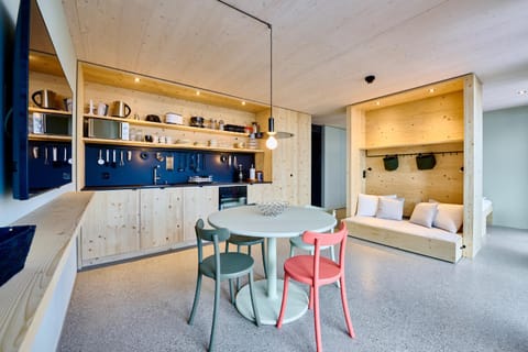 Kitchen or kitchenette, Living room, Seating area, Dining area, Food, kitchen