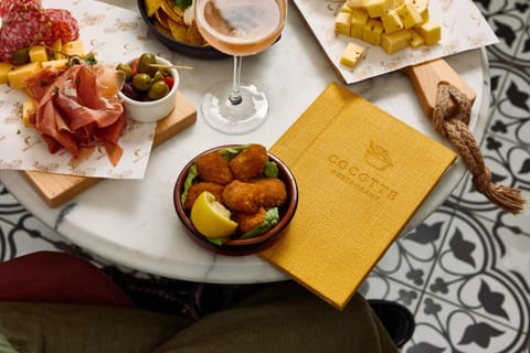 Food and drinks, Food, Drinks