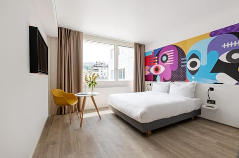 Bed, Photo of the whole room, Bedroom