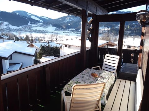 Balcony/Terrace, Mountain view