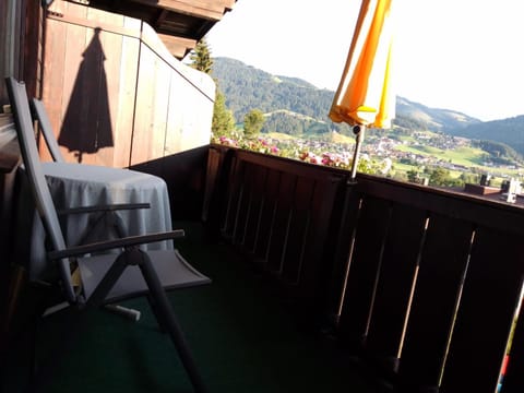 Balcony/Terrace, Mountain view