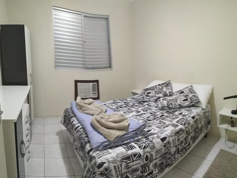 Apto 2 quartos, cond fechado, com vaga, quarto andar Copropriété in Pelotas