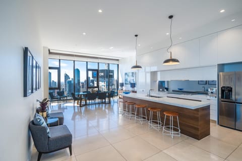 Melbourne City Apartments Panoramic Skyview Penthouse Condo in Southbank