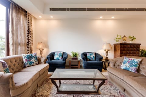 Ishatvam-4 BHK Private Serviced apartment with Terrace, Anand Niketan, South Delhi Condo in New Delhi