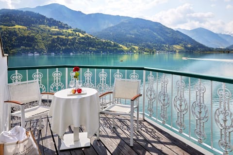 Natural landscape, View (from property/room), Balcony/Terrace, Lake view, Mountain view