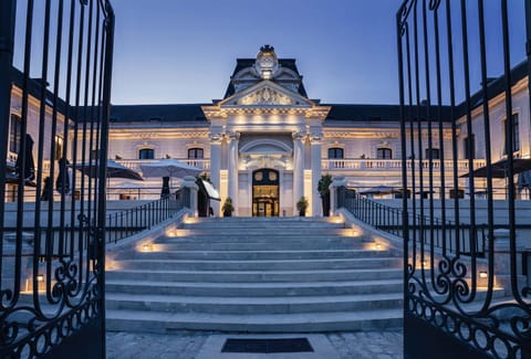 Property building, Facade/entrance