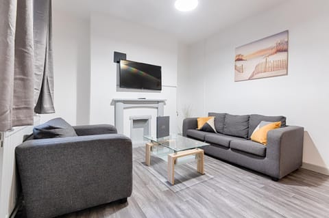 Pleasant Hill - TV in every Bedroom! Apartment in Swansea
