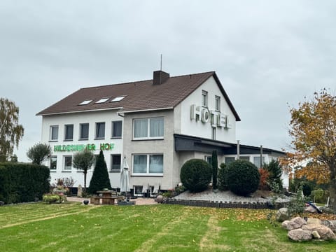 Property building, Garden, Autumn