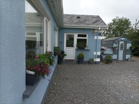 Clifden Wildflower Cottage - Clifden Countryside Lettings House in Clifden