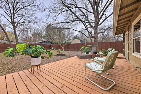 Renovated Home with Private Yard Near Austin Hotspots Haus in South Congress