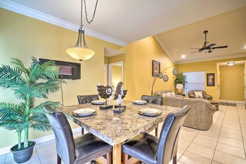 Coastal Condo with Pool in South Padre Island! Condominio in South Padre Island