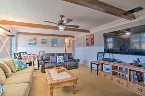 Spacious Lake Texoma Retreat with Updated Interior! House in Lake Texoma