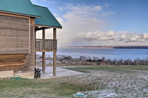 Cozy Cayuga Lake Cabin with Views Less Than 1 Mi to Wineries House in Cayuga Lake