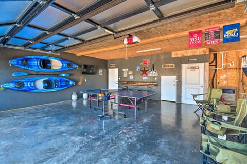 Modern Lakeview Hilltop Retreat with Game Garage! House in Granbury