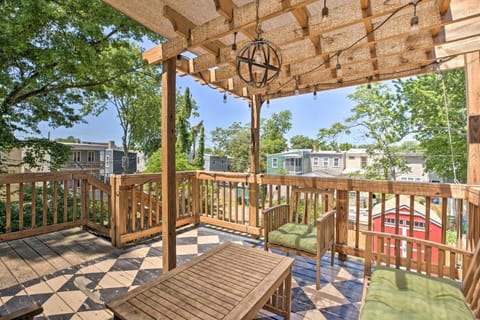 Chic Richmond Apartment with Private Deck and Patio! Appartement in Church Hill