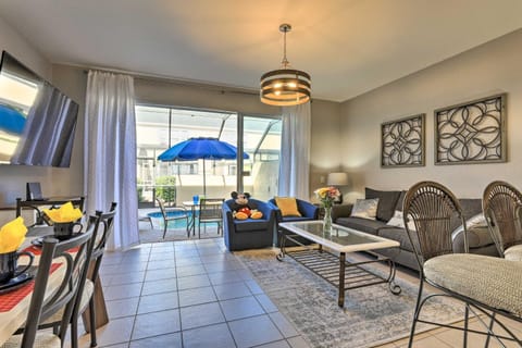 Kissimmee Resort Townhome with Private Cocktail Pool Maison in Windsor Hills