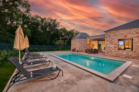 Patio, Day, Pool view, Swimming pool, Sunset, sunbed