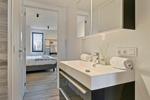 Huswell - Spacious 3 bedroom apartment with private garage Apartment in Knokke-Heist