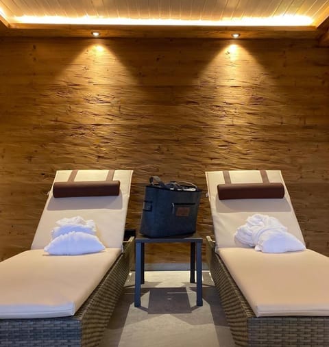 Haus Jäger Ferienwohnungen mit Indoor-Pool inkl. Chiemgaukarte Apartment in Ruhpolding