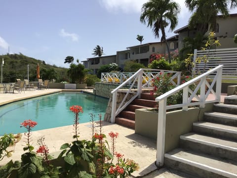Attractive 2-Bed Apartment stunning sea view Condo in Antigua and Barbuda