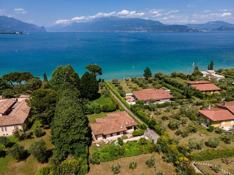 Villa Giulia House in Manerba del Garda