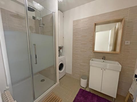 Lovely Suite Nimes Romaine Apartment in Nimes