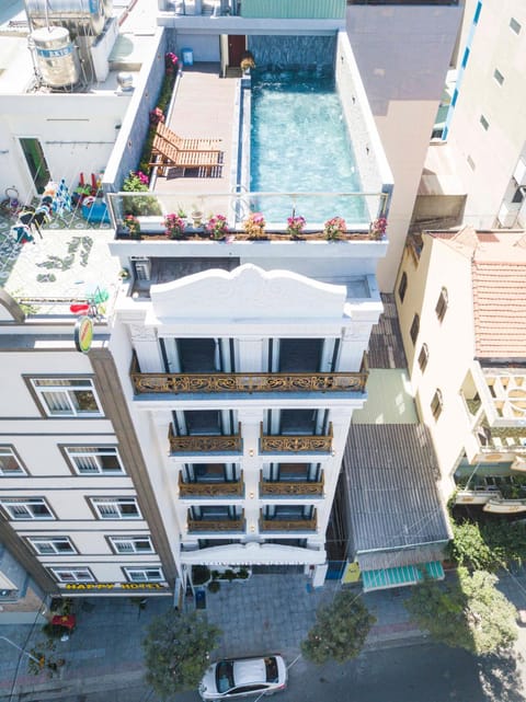 Facade/entrance, Bird's eye view, Balcony/Terrace, Floor plan, Swimming pool