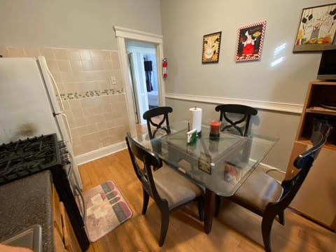 Dining area, kitchen